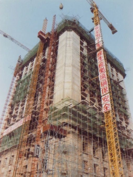 张琨222.jpg 张琨222.jpg