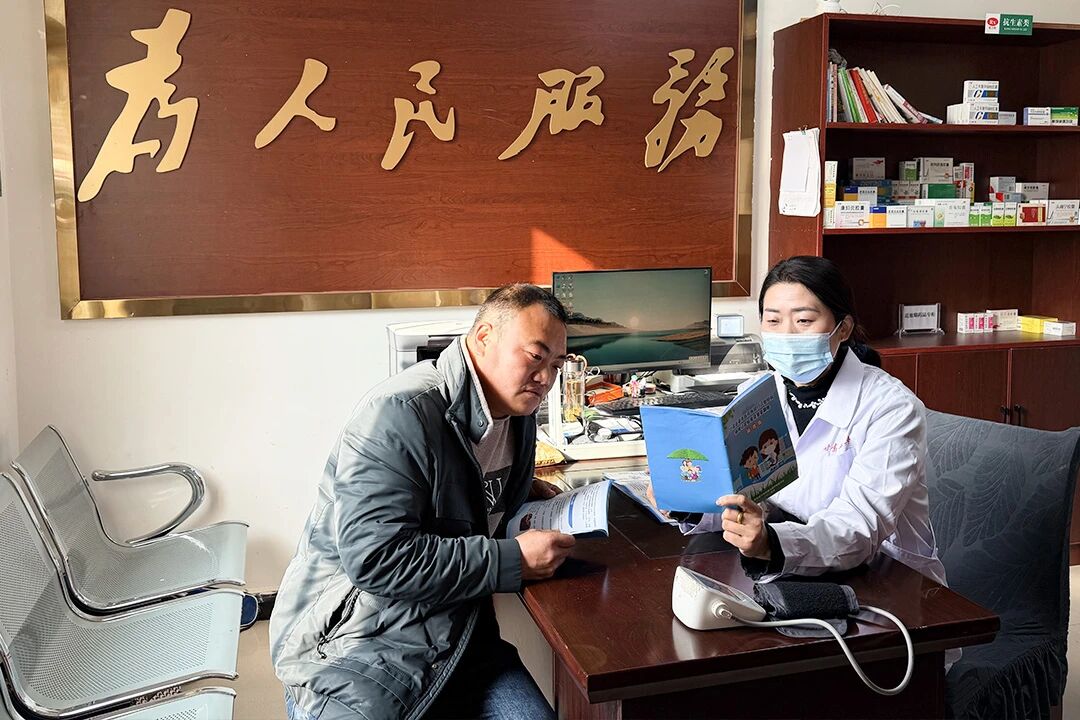 帮扶017.jpg 帮扶017.jpg